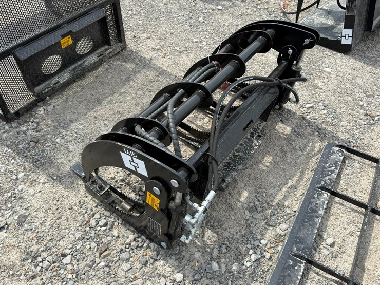 #230-•-#26337-•-unused-giyi-mini-skid-steer-curbed-log-grabber-cxhxzmq507143-image-3