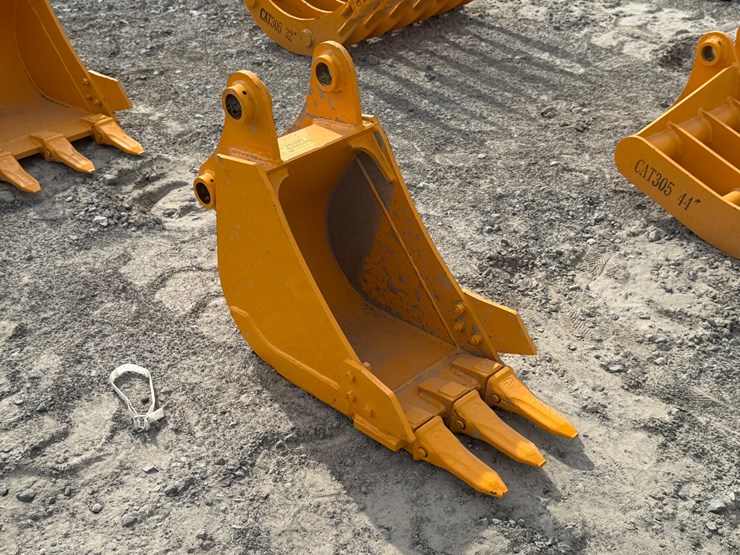 2000-caterpillar-305-image-2
