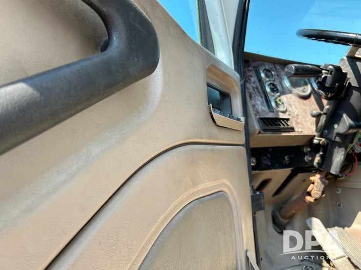 2006-ihc-9200i-van-truck-(cp0653,-unit-37745)-image-26