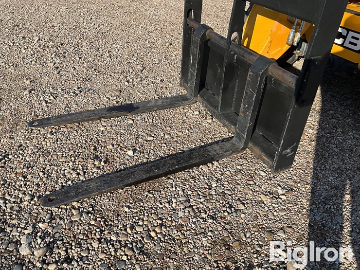 2017-jcb-525-60-image-9