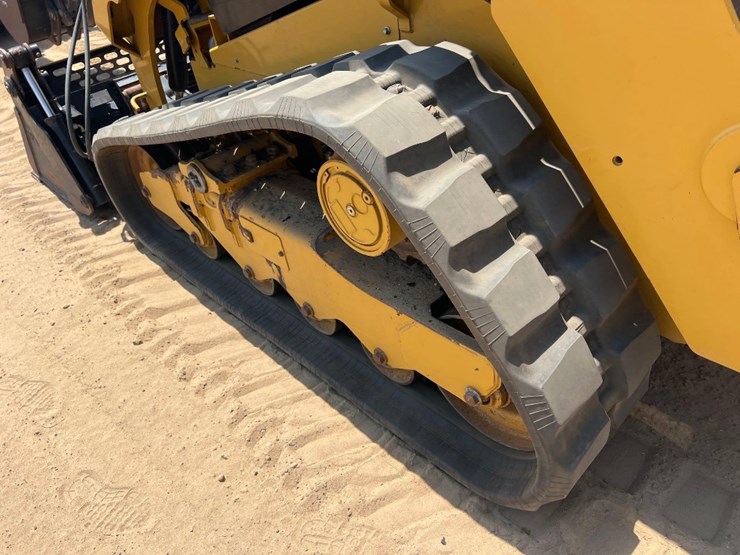 2022-caterpillar-259d3-image-23