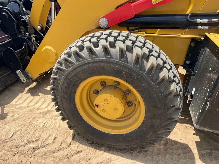 2021-caterpillar-420-image-18
