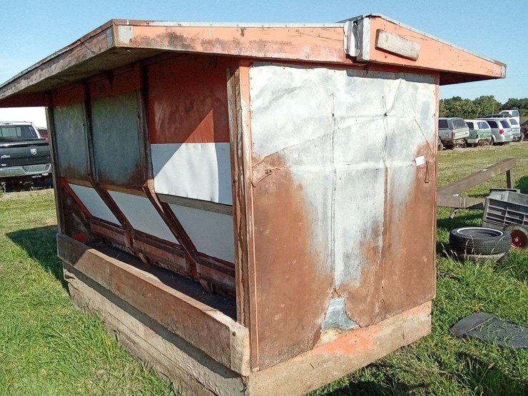 4-ton-smidley-cattle-feeder-image-1
