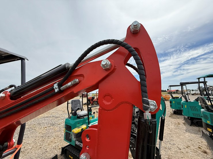 #220-•-#26484-•-unused-cfg-mx15rx-mini-excavator-image-28