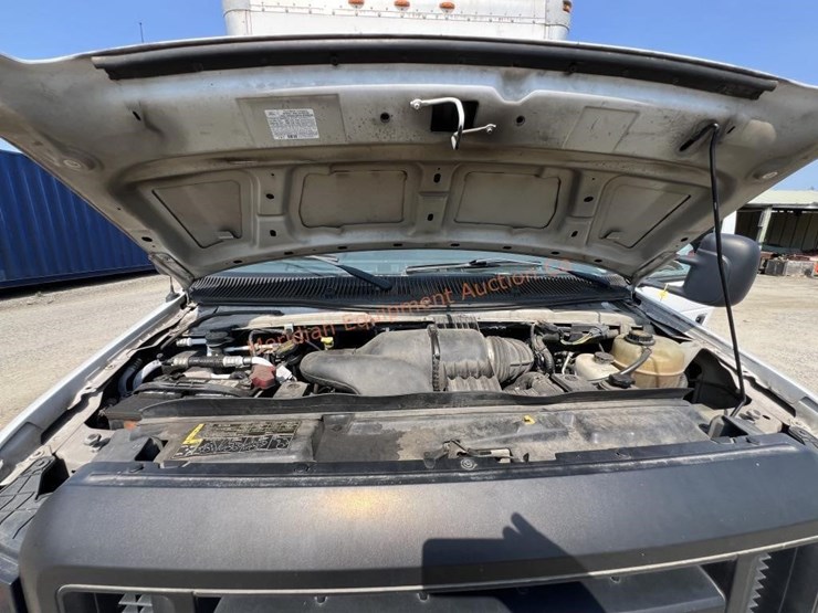 2012-ford-e450-image-28