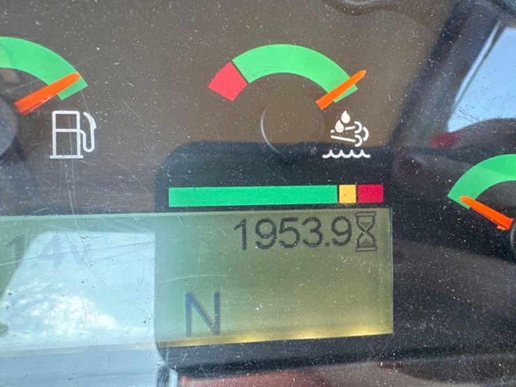 2019-caterpillar-420f2-image-29