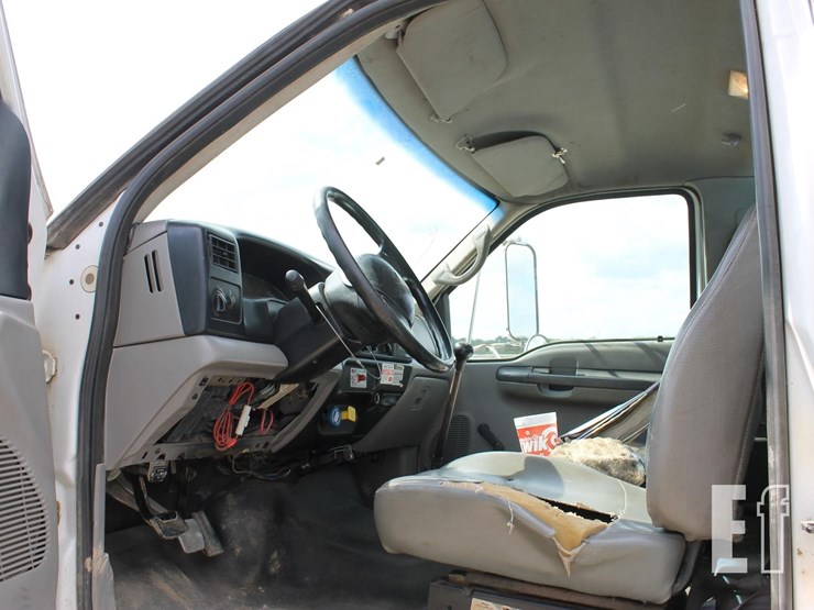 2001-ford-f750-image-10
