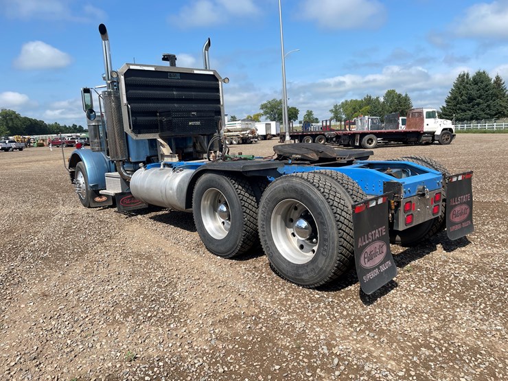 #2148-•-1985-peterbilt-359-truck-tractor-(has-mn-title)-image-3