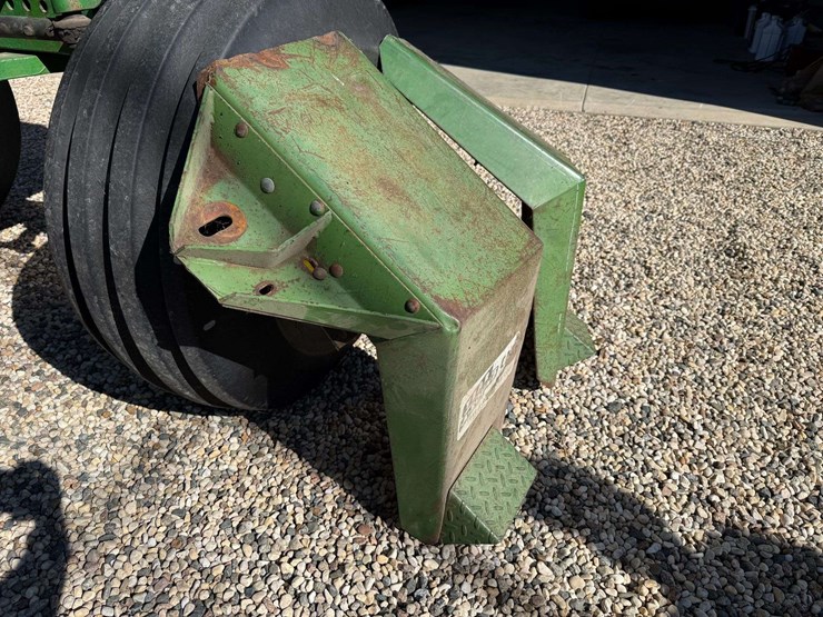 (2)-year-a-round-fenders,-were-on-a-john-deere-4250,-buying-all-for-one-money-image-3