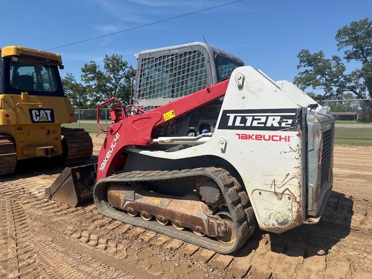 2022-takeuchi-tl12r2-image-8