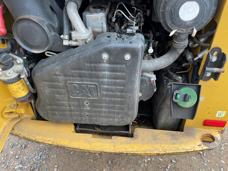 2012-caterpillar-279c2-image-12