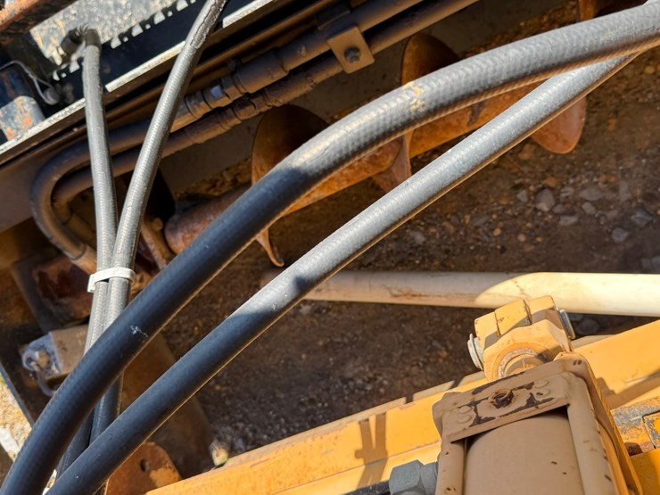 caterpillar-cb-434-image-7