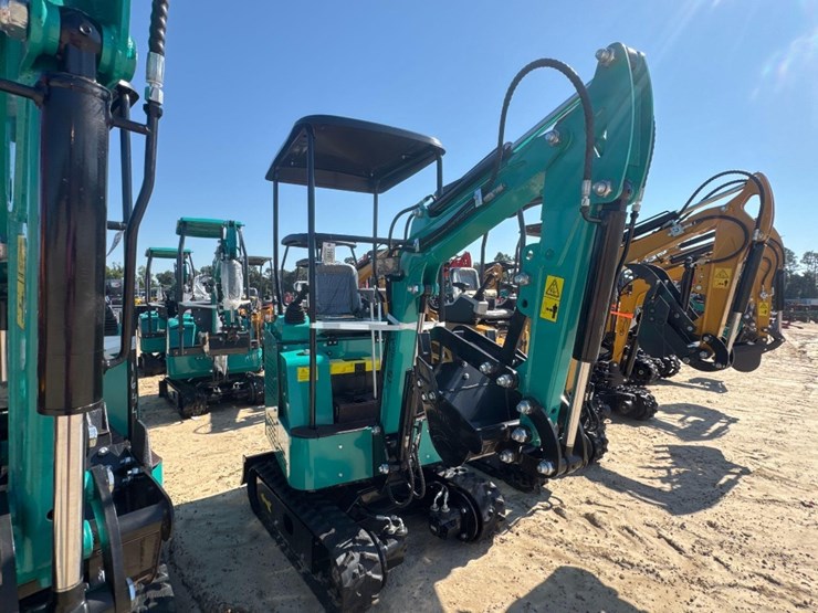 unused-cfg-h15r-excavator-image-3