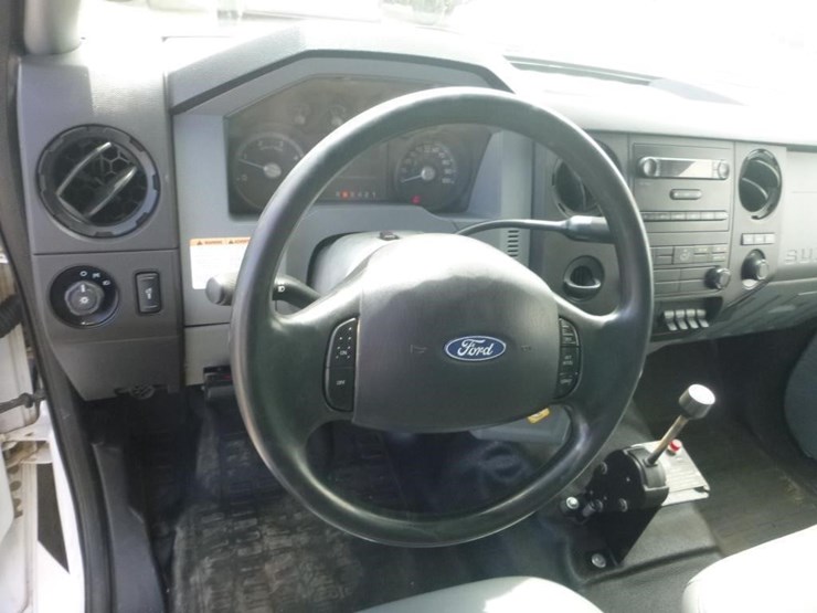2013-ford-f650-image-18