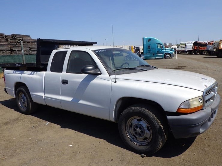 2004-dodge-dakota-image-3