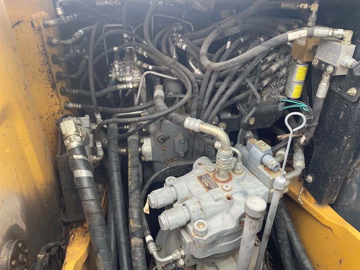 deere-160d-lc-image-41