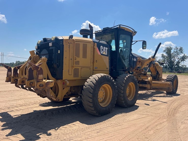 2011-caterpillar-140m2-image-4