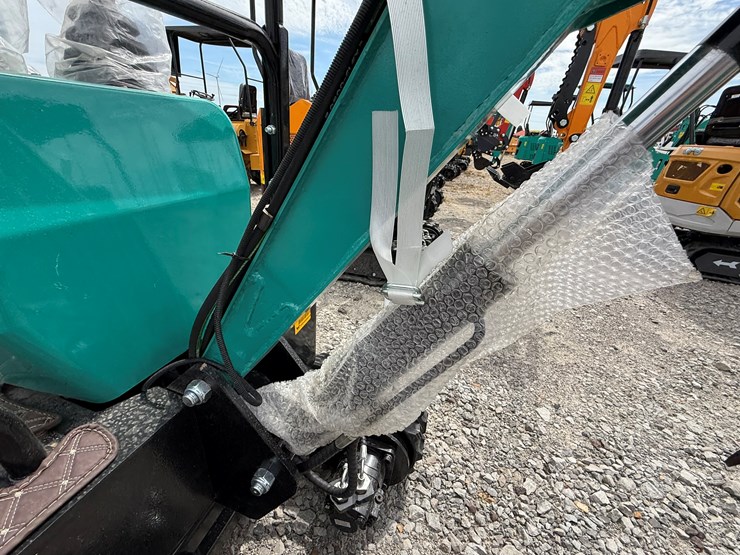 #220-•-#26486-•-unused-cfg-qh12r-mini-excavator-qh12r202507060556-image-18