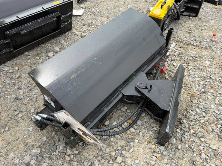 #230-•-#27006-•-unused-giyi-gy-qsj-mini-skid-steer-sweeper-qsj250702-image-3