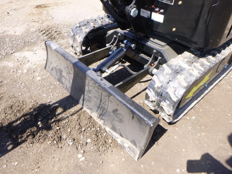 2025-vicsec-vc15-hydraulic-excavator-image-15