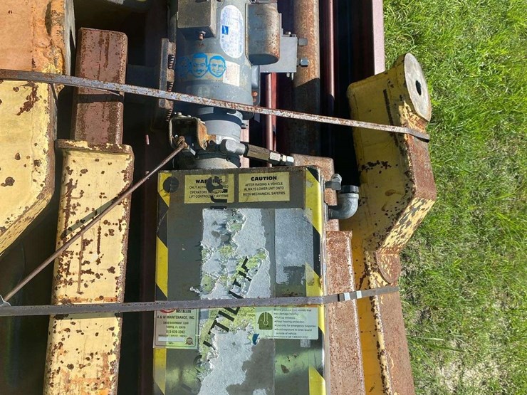 mohawk-12,000lb-two-post-electric-auto-lift-image-7