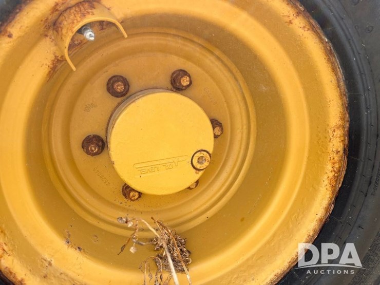 2015-caterpillar-903c-image-17