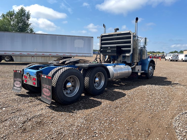 #2148-•-1985-peterbilt-359-truck-tractor-(has-mn-title)-image-5