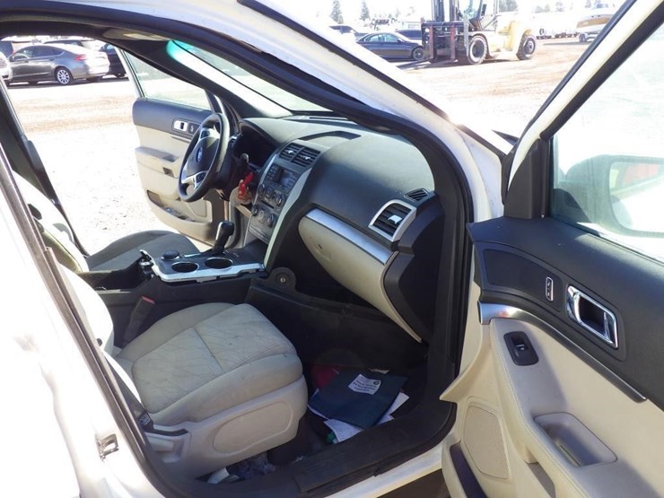 2011-ford-explorer-image-7