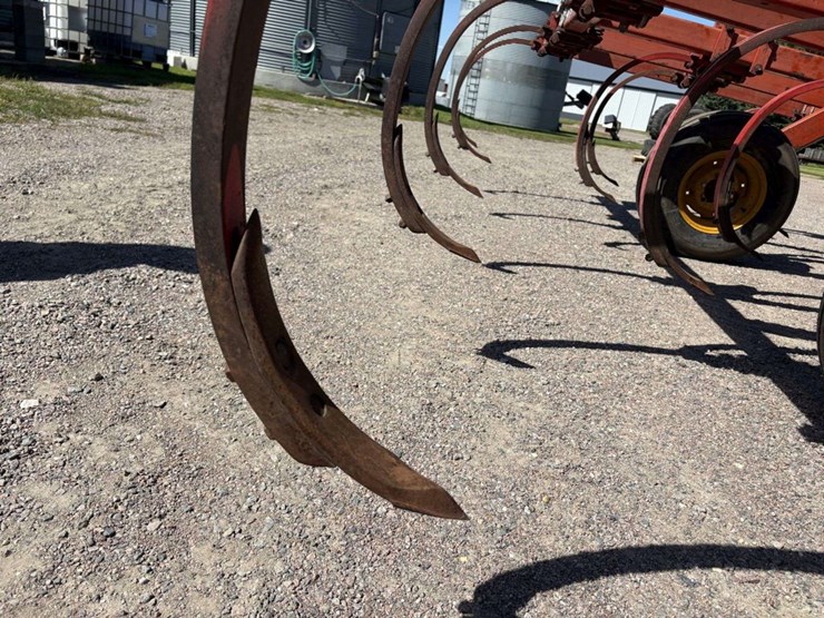 massey-ferguson-129-image-7
