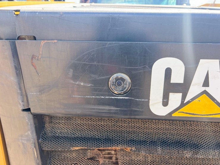 2015-caterpillar-299d-image-17