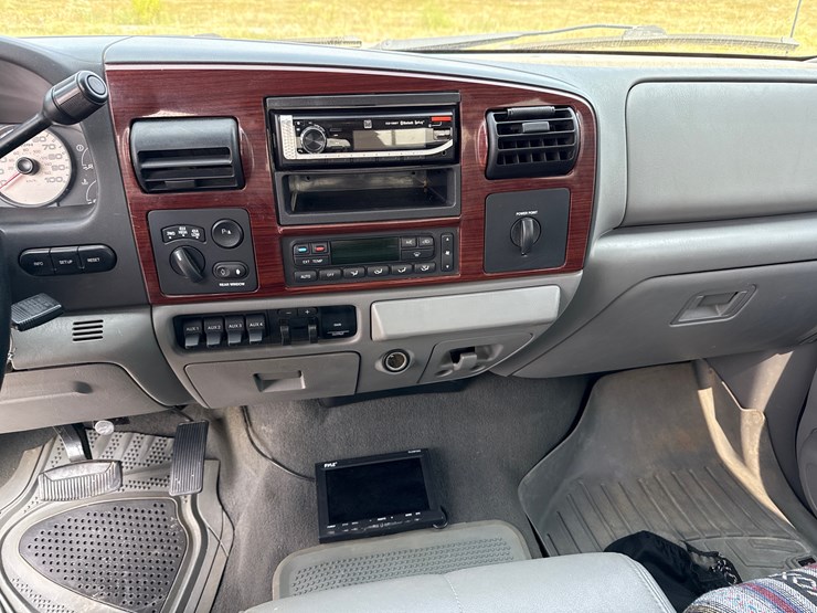 2006-ford-f350-image-17