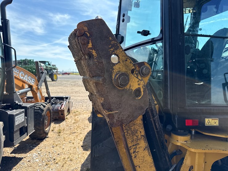 #160-•-#27079-•-caterpillar-f20f-2-4x4-backhoe-loader-image-13