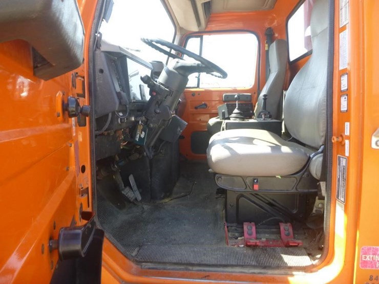 2001-international-4900-image-11