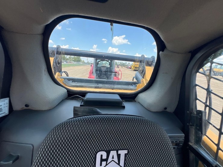 2022-caterpillar-259d3-image-33