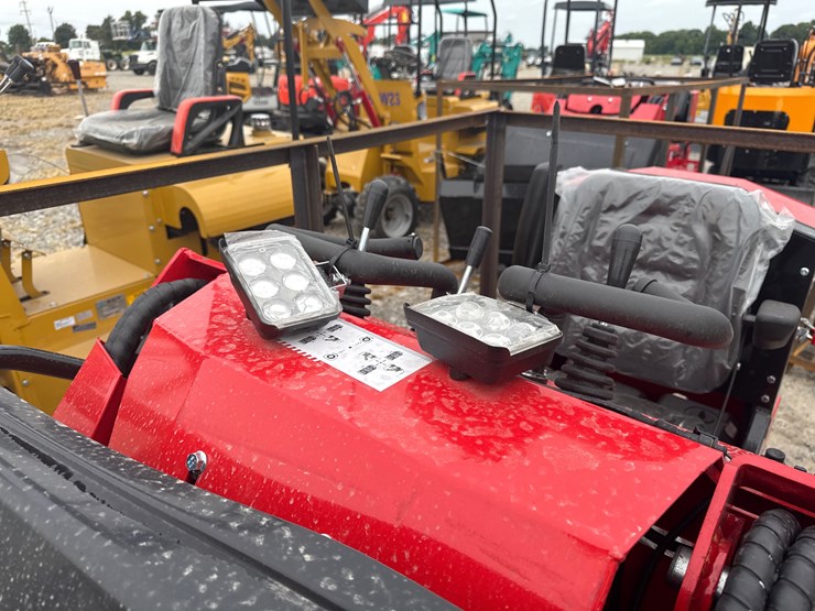 #220-•-#26501-•-unused-agt-sda-140w-compact-wheel-loader-image-16