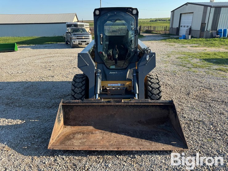 2011-deere-326d-image-2