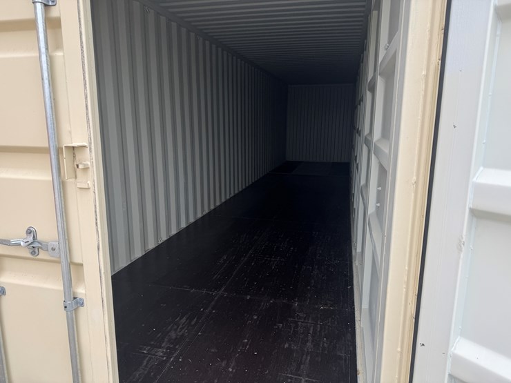#4420-•-40'-high-cube-shipping-container-image-4