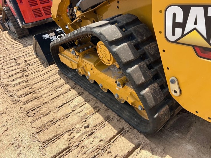 2024-caterpillar-255-skid-steer-image-23