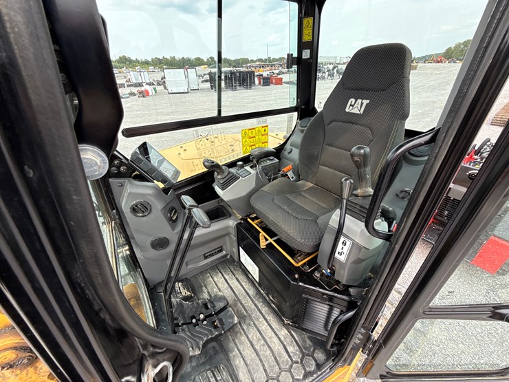 caterpillar-305-image-9