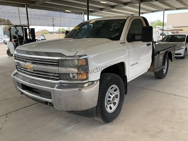 2016-chevrolet-silverado-2500hd-image-4
