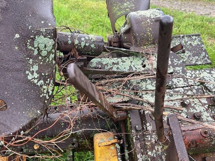 massey-harris-rear-end-image-14