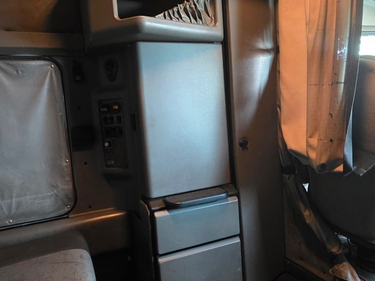 2008-kenworth-t660-image-42
