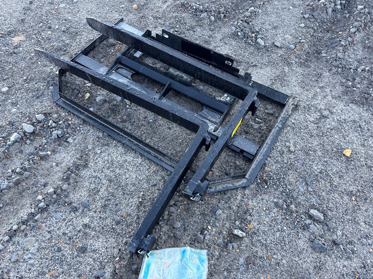 #230-•-#27089-•-unused-mini-skid-steer-forks-image-1