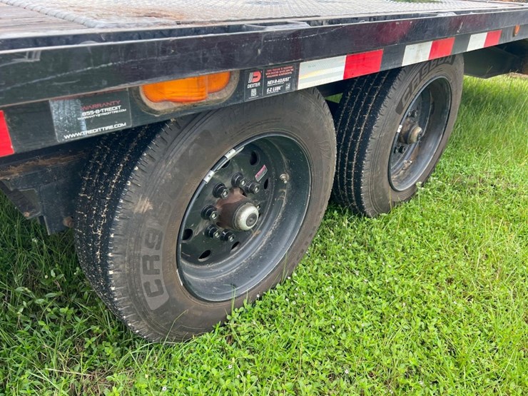 2022-load-trail-102"-x-24'-trailer-image-12