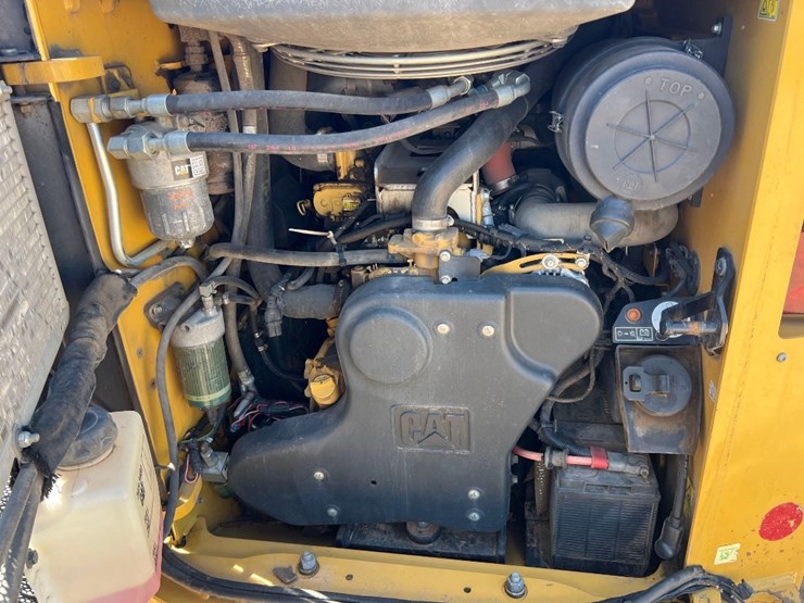 2018-caterpillar-299d2-image-27