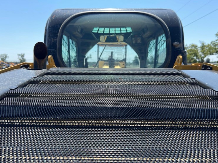 2022-caterpillar-259d3-image-21