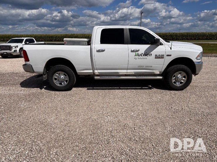 2016-dodge-ram-2500-image-4
