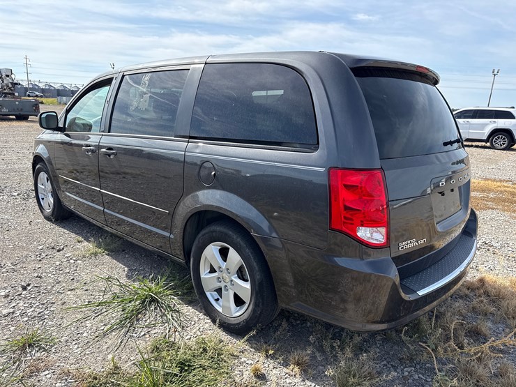 2015-dodge-grand-caravan-image-4
