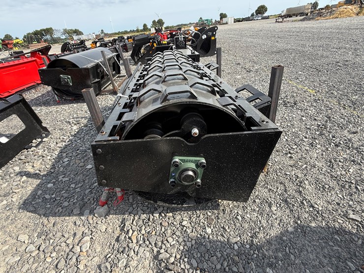 #2000-•-#26271-•-unused-giyi-70"-skid-steer-roller-dysl250786-image-9