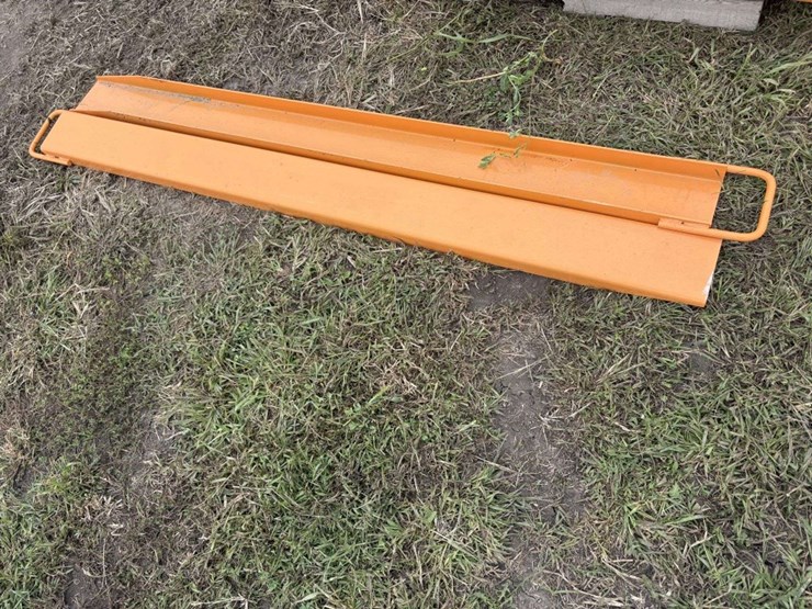 pair-of-pallet-forks-extensions,-6.5’,-6”-wide-image-3